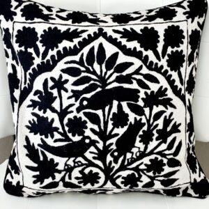 THREE BLACK BIRDS PILLOW COVER