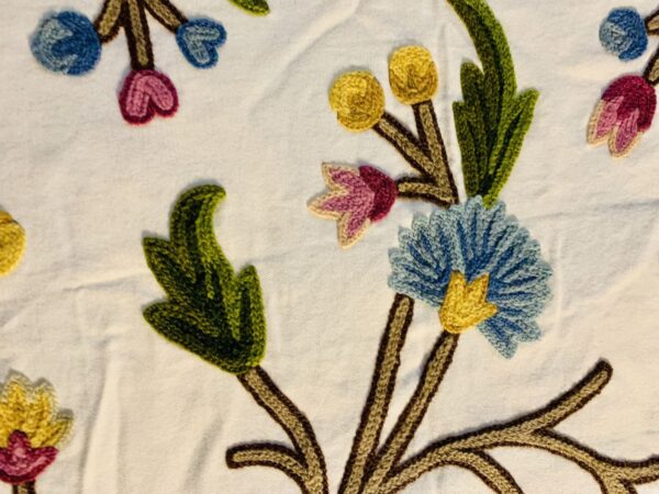 CREWEL EMBROIDERY ON CREAM FABRIC - Image 3