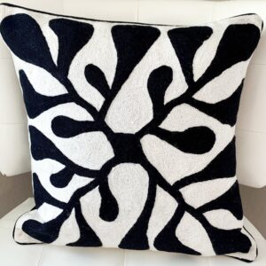 MAGNIFICENT BLACK & IVORY PILLOW COVER